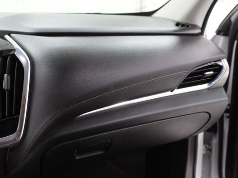 Used 2020 Chevrolet Traverse LT w/ LT Premium Package FWD image 24