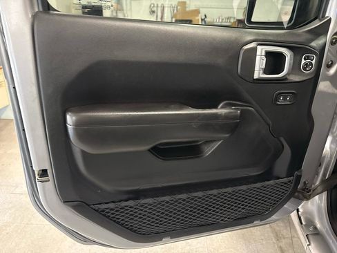 Used 2018 Jeep Wrangler Unlimited Sport S image 28