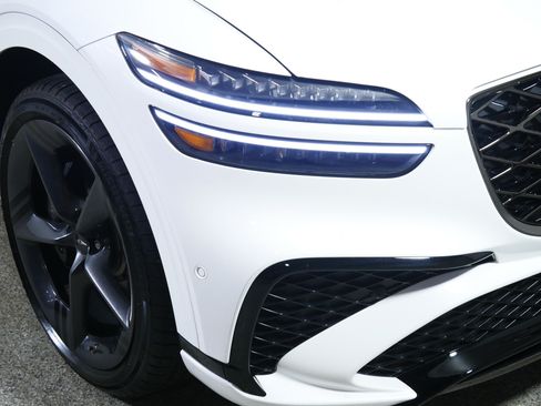 Certified 2026 Genesis GV70 3.5T Sport Prestige AWD/4WD image 16