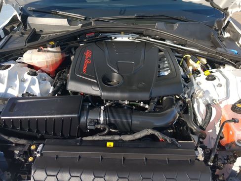 Used 2024 Alfa Romeo Giulia Veloce image 34