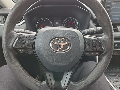 Used 2021 Toyota RAV4 XLE FWD image 17