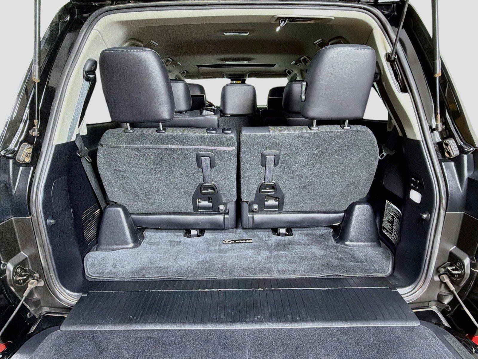 Used 2016 Lexus LX 570 4WD w/ Luxury Package image 28