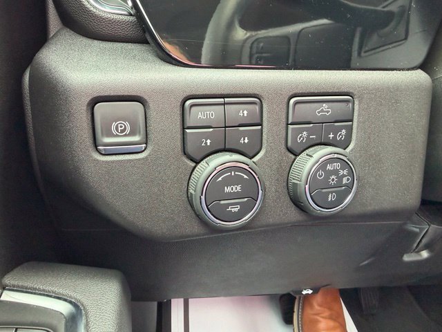 Used 2025 Chevrolet Silverado 1500 RST w/ Z71 Off-Road Package AWD/4WD image 24