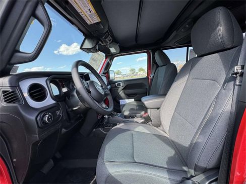 New 2025 Jeep Gladiator Willys image 19