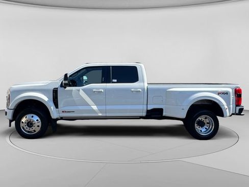 Used 2026 Ford F450 Platinum w/ FX4 Off-Road Package AWD/4WD image 2