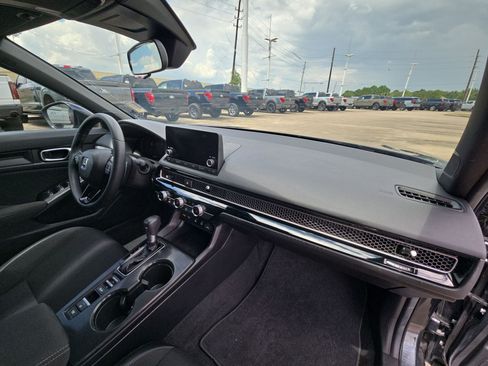 Used 2025 Honda Civic Sport image 30