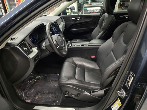 Used 2023 Volvo XC60 B5 Core AWD/4WD image 16