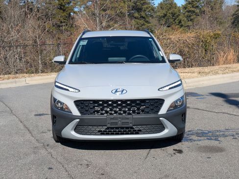 Used 2023 Hyundai Kona SEL image 2