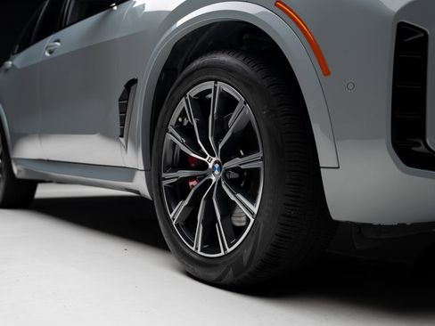 Used 2024 BMW X5 sDrive40i w/ M Sport Package RWD image 82