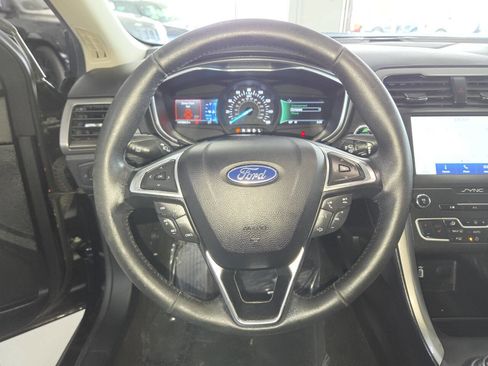 Used 2020 Ford Fusion SEL FWD image 34