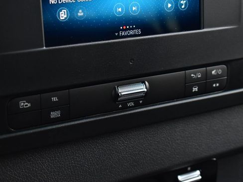 Used 2024 Mercedes-Benz Sprinter 2500 image 18