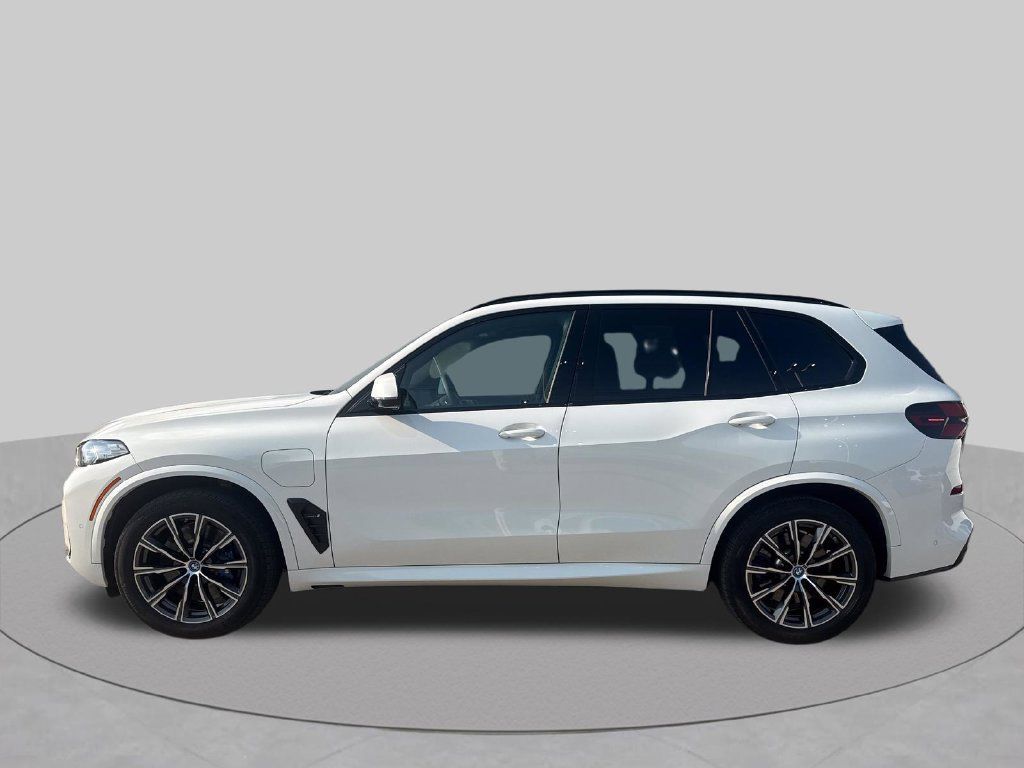 Used 2024 BMW X5 xDrive50e w/ M Sport Package AWD/4WD image 2