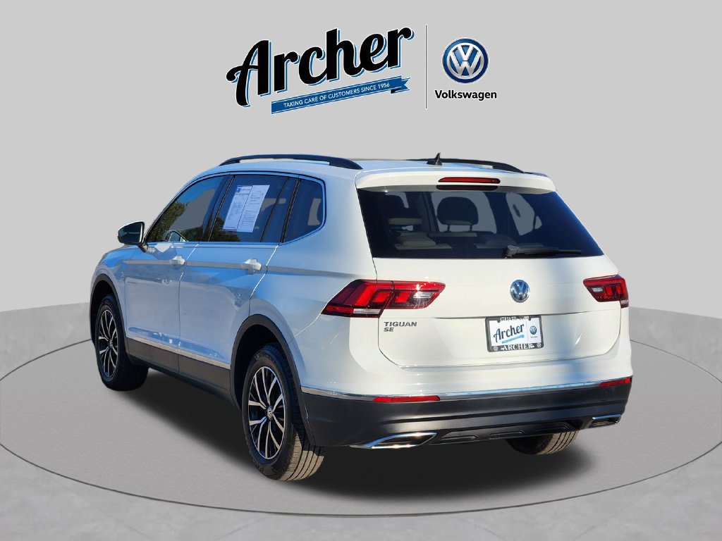 Used 2021 Volkswagen Tiguan SE w/ Panoramic Sunroof Package FWD image 3