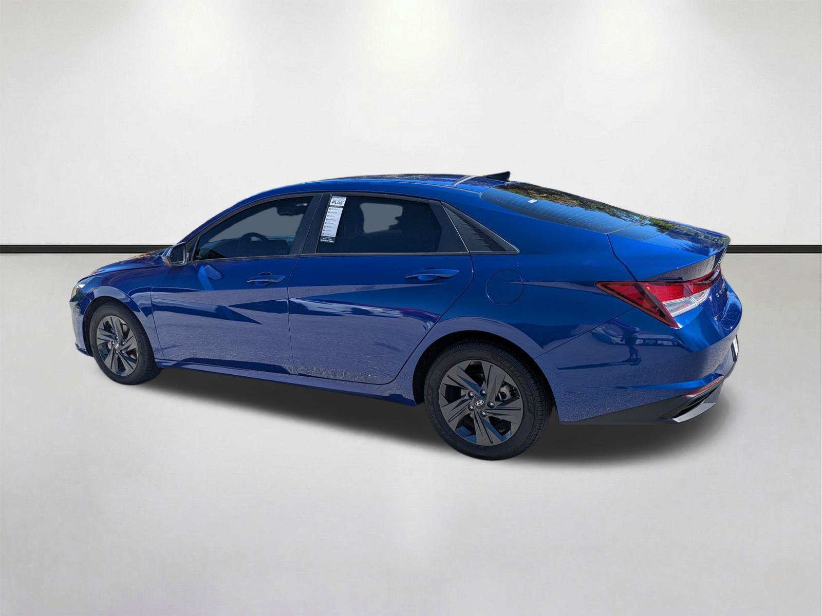 Used 2023 Hyundai Elantra SEL w/ Cargo Package FWD image 7