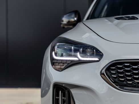 Used 2022 Kia Stinger GT2 image 18