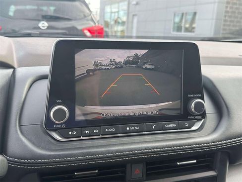 Certified 2023 Nissan Rogue SV image 28