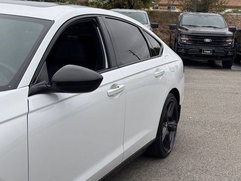Used 2023 Honda Accord Sport image 9