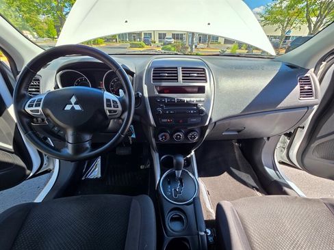 Used 2013 Mitsubishi Outlander Sport ES FWD image 17