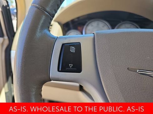 Used 2008 Chrysler Town & Country Limited w/ Entertainment Group #3 FWD image 16