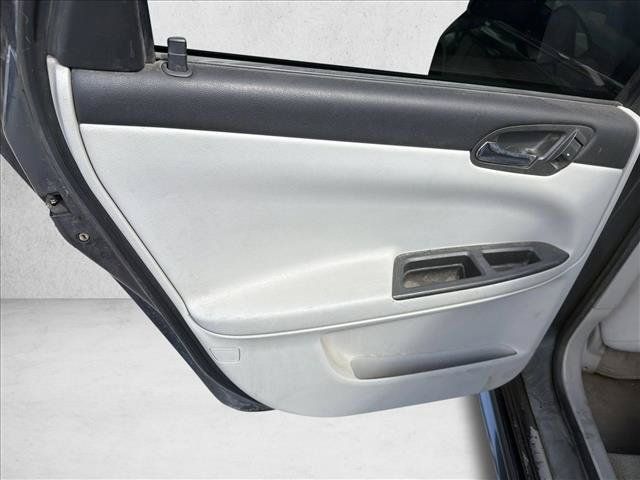 Used 2010 Chevrolet Impala LT FWD image 14