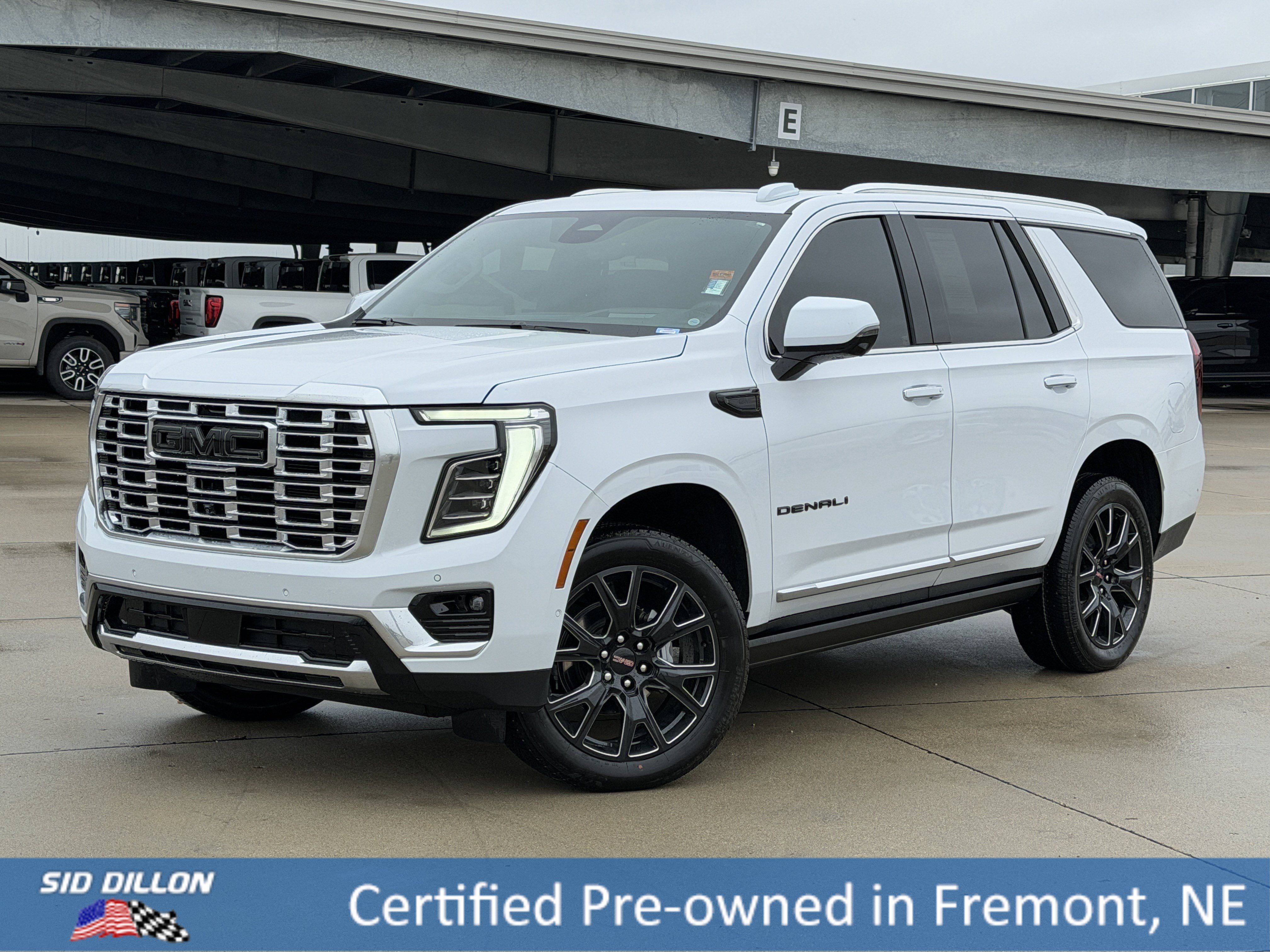 Certified 2026 GMC Yukon Denali w/ Denali Reserve Package AWD/4WD image 1