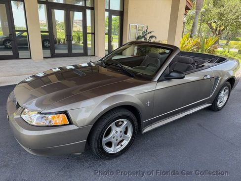 Used 2002 Ford Mustang Convertible RWD image 31