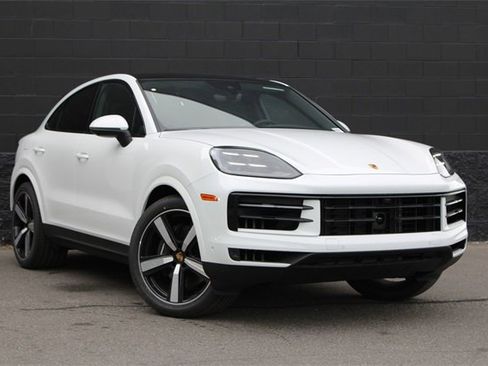 Used 2025 Porsche Cayenne Coupe image 7