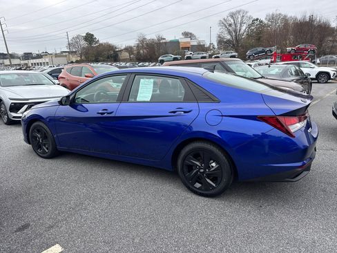 Used 2023 Hyundai Elantra SEL image 4