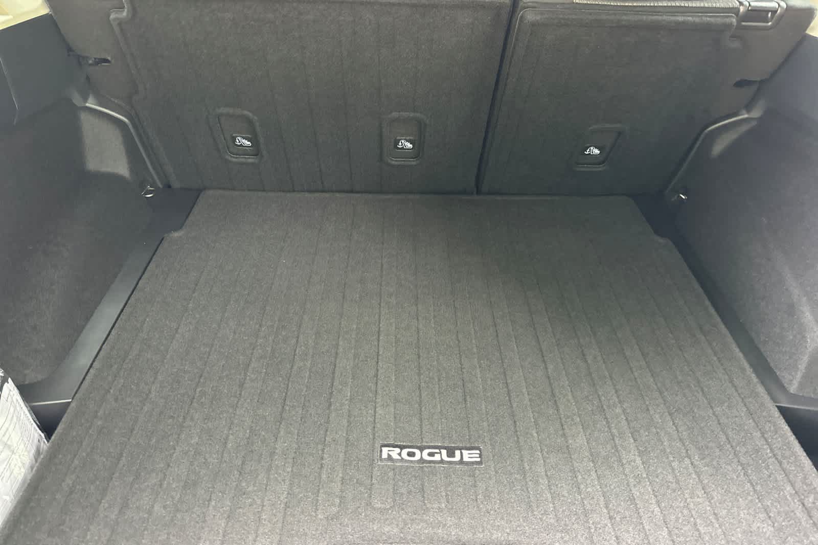 New 2026 Nissan Rogue SV AWD/4WD image 15