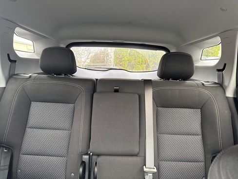 Used 2023 GMC Terrain SLE w/ Driver Convenience Package image 29