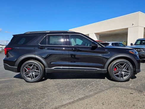 New 2026 Ford Explorer ST-Line w/ ST-Line Street Pack image 4