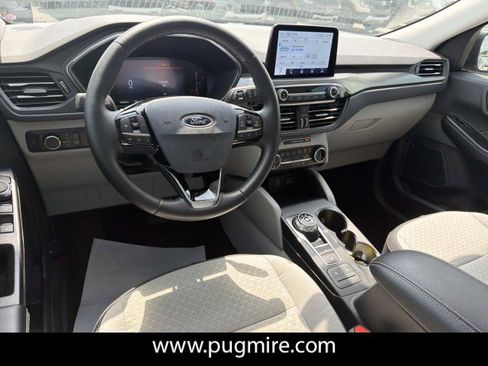 Used 2025 Ford Escape Active w/ Cold Weather Package FWD image 22