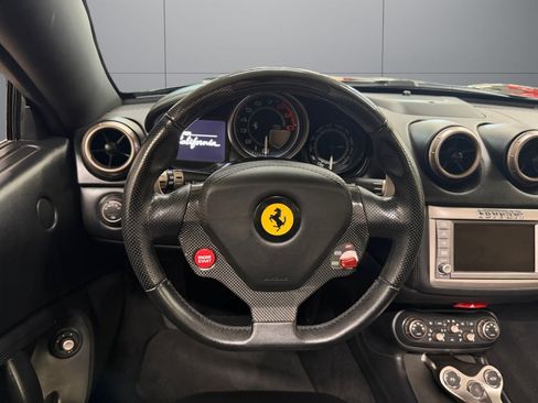 Used 2010 Ferrari California RWD image 13