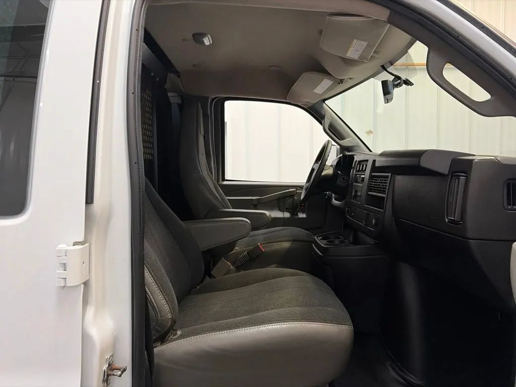 Used 2023 GMC Savana 2500 w/ Driver Convenience Package RWD image 20