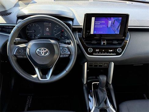 Certified 2024 Toyota Corolla Cross LE image 11