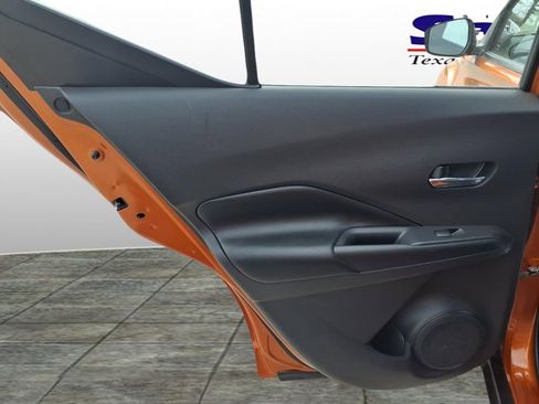 Used 2020 Nissan Kicks SR w/ SR Premium Package image 10