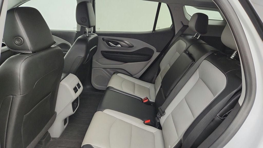 Used 2023 GMC Terrain SLT w/ LPO, Floor Liner Package AWD/4WD image 20