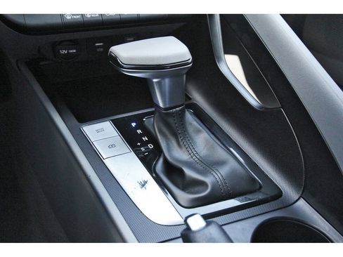 Used 2023 Hyundai Elantra SEL FWD image 28