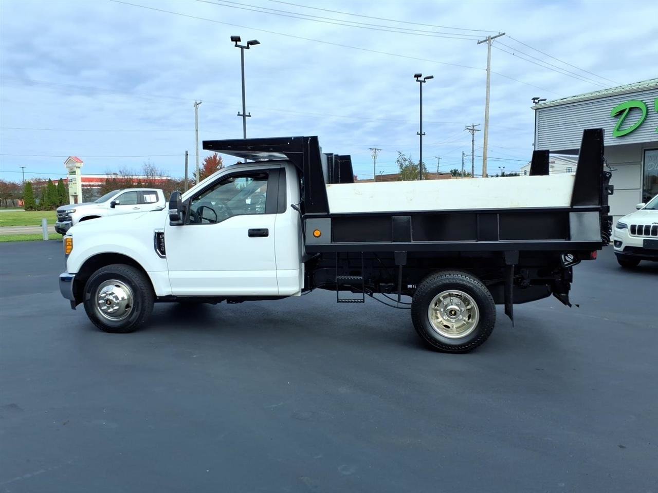 Used 2017 Ford F350 XL w/ Power Equipment Group RWD image 8