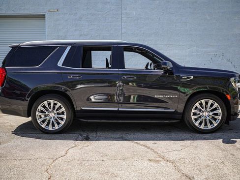 Used 2024 GMC Yukon Denali w/ Advanced Technology Package AWD/4WD image 18