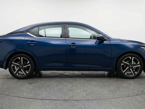 Used 2025 Nissan Sentra SV image 11