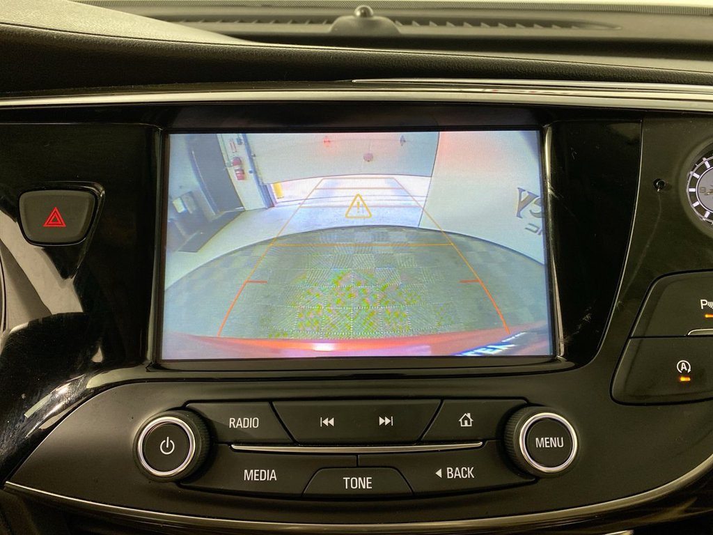 Used 2019 Buick Envision Essence FWD image 17