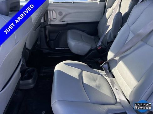 Used 2024 Toyota Sienna XLE image 18