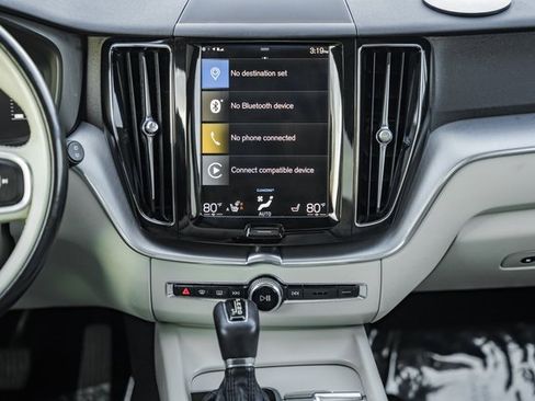 Used 2018 Volvo XC60 T6 Momentum w/ Convenience Package image 20