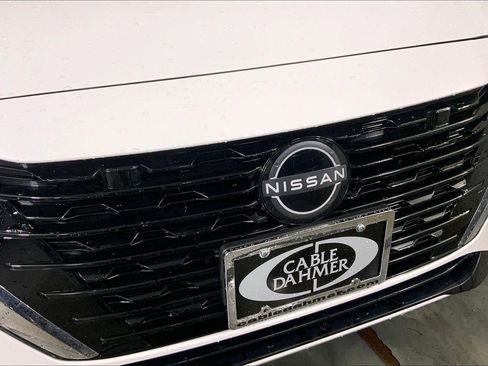 Used 2025 Nissan Sentra SV FWD image 28