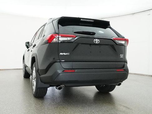Used 2025 Toyota RAV4 XLE Premium image 25