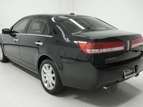 Used 2010 Lincoln MKZ image 6