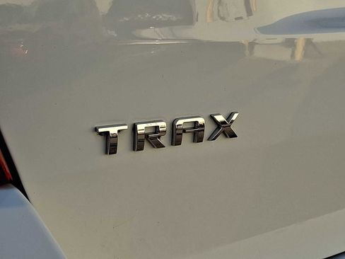 Certified 2019 Chevrolet Trax LT w/ LT Convenience Package image 35