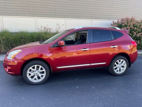 Used 2013 Nissan Rogue SL image 2