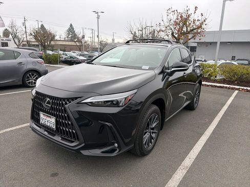 Used 2025 Lexus NX 350h AWD w/ Premium Package image 3